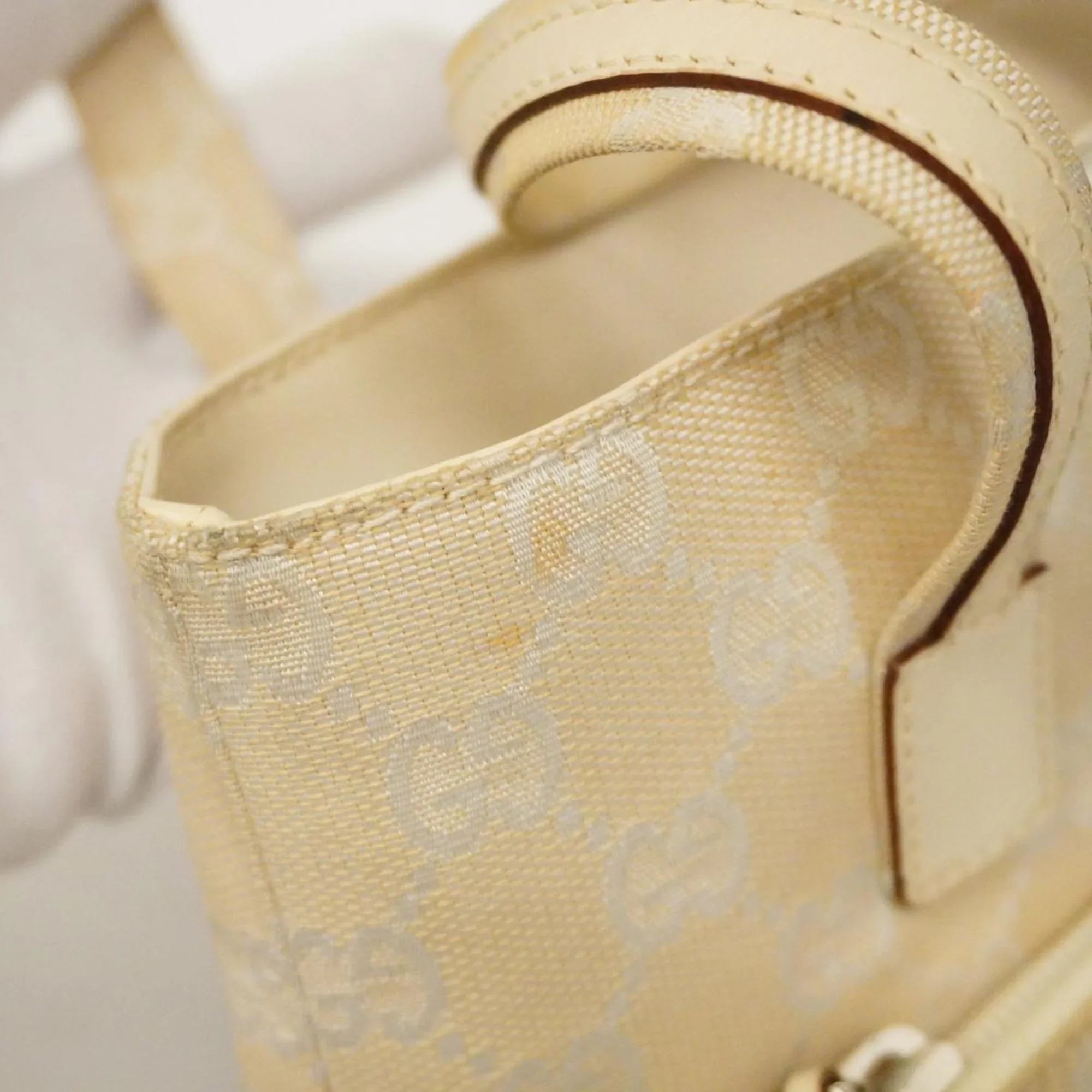 Pre-Owned Gucci Handbag GG Canvas 002 1079 Leather Ivory Women's (Good)