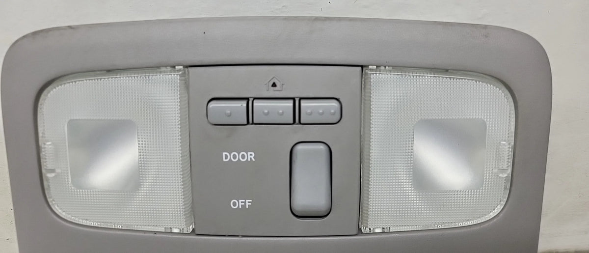 Pre-Owned 06 2006 Toyota Highlander Overhead Roof Console with Garage Door Opener OEM (Good)